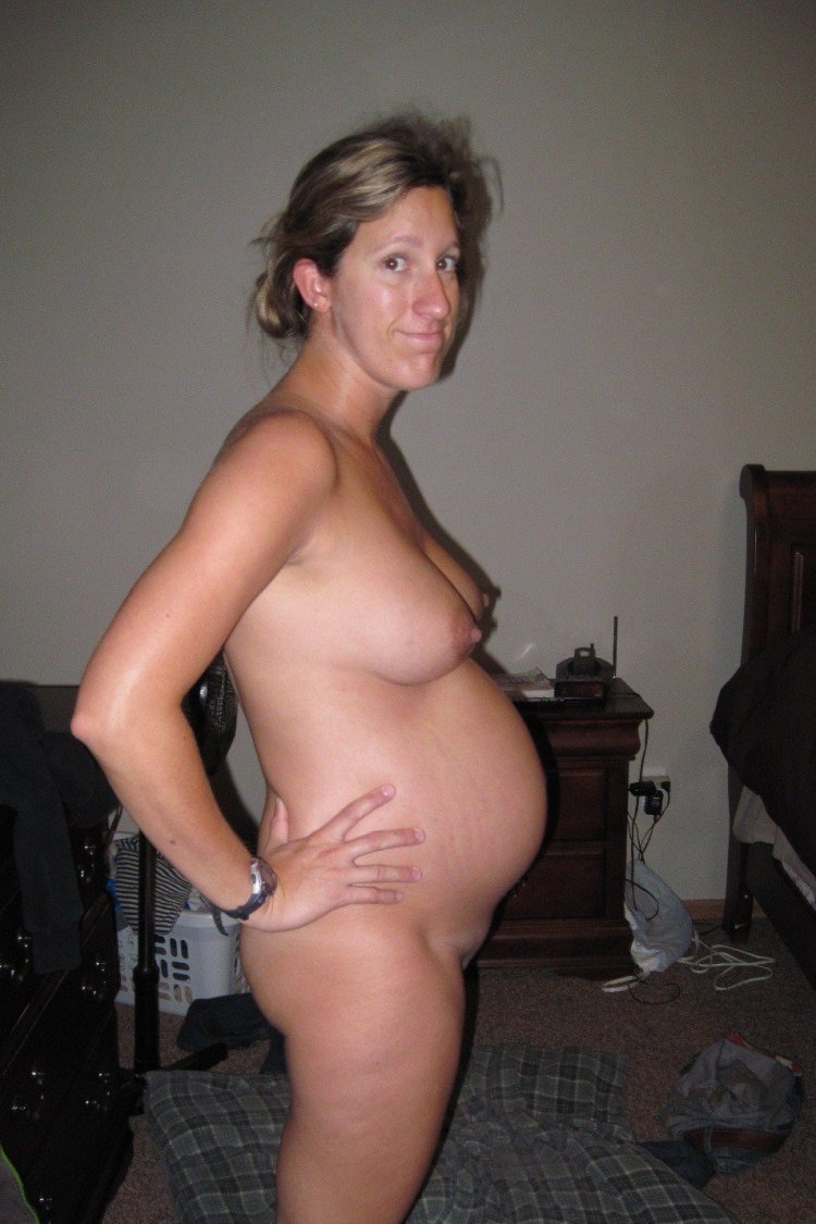 Naked pregnant Amateur
