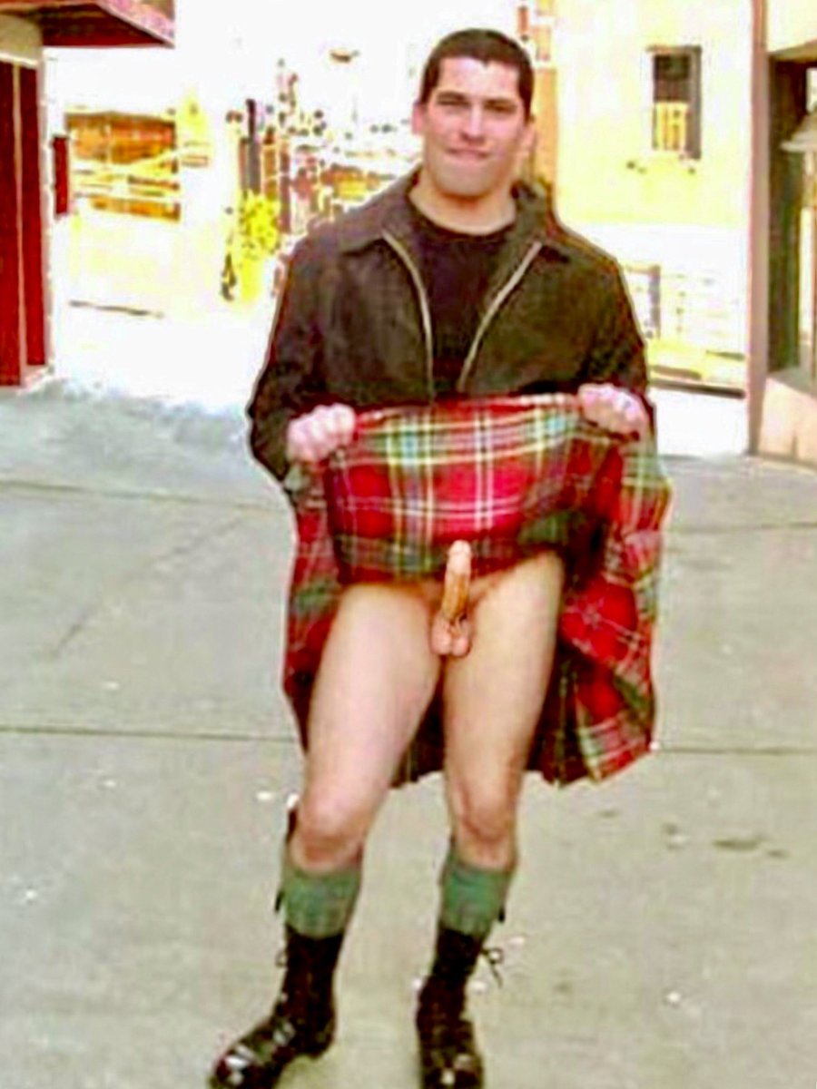 Guy in a kilt without panties
