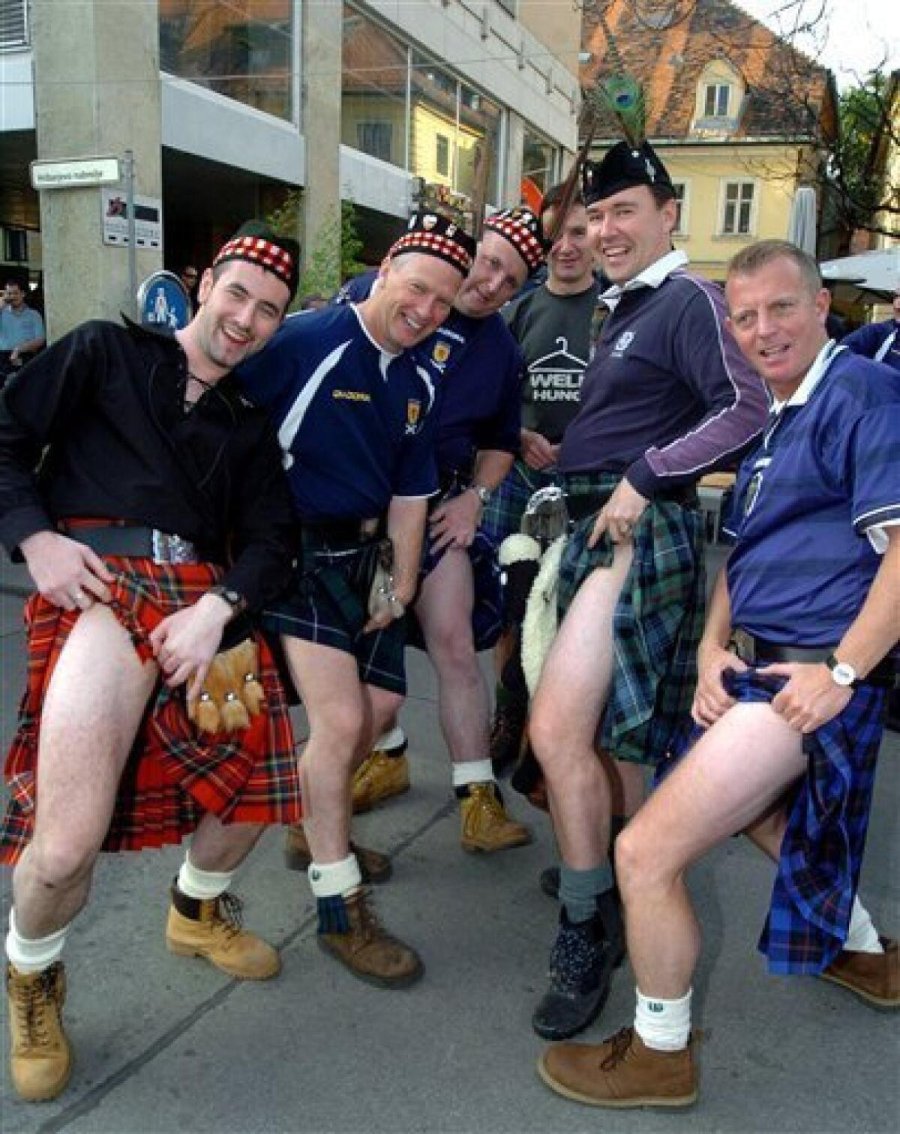 Naked Scots under a kilt