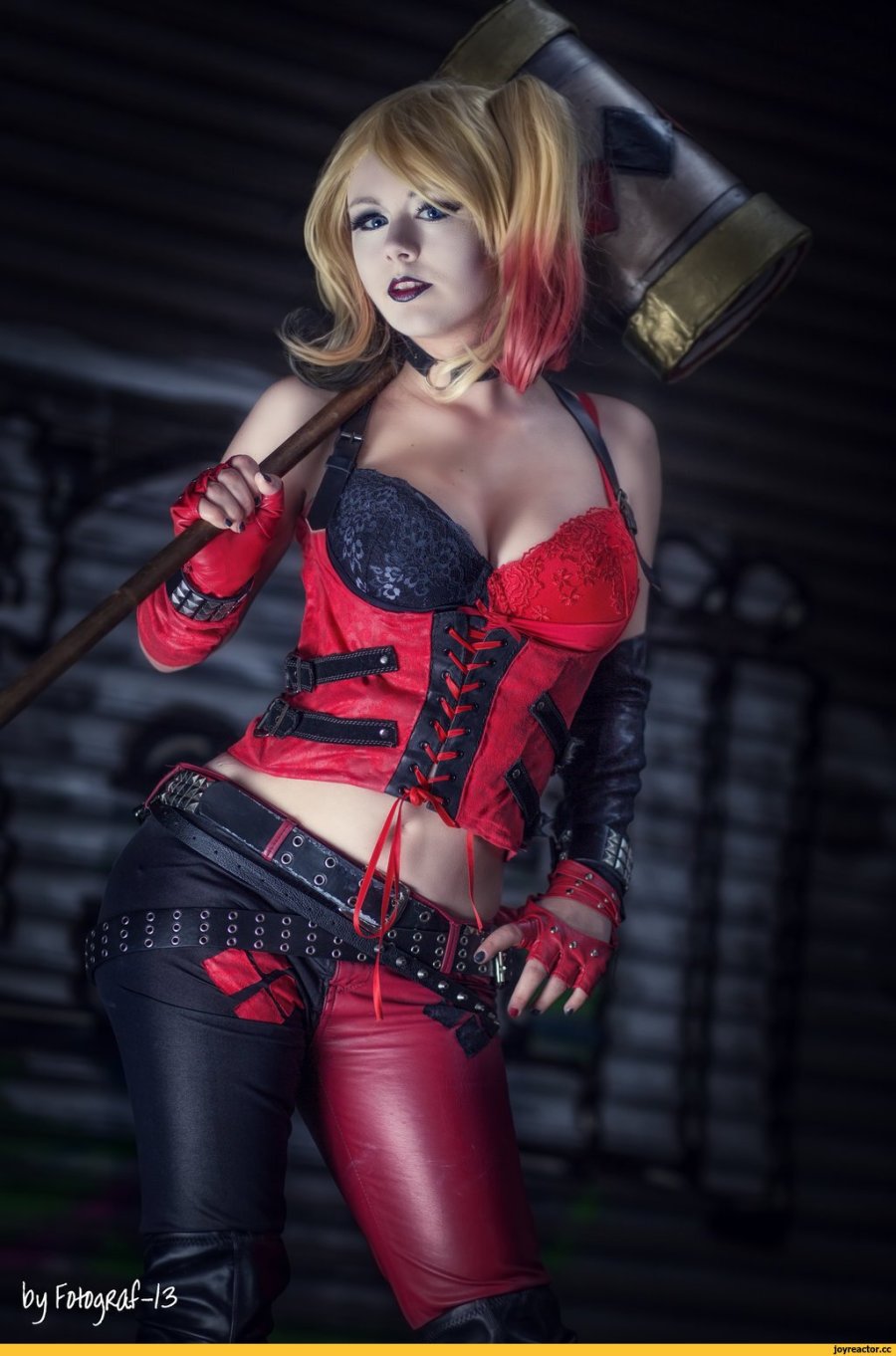 Harley Quinn cosplayer