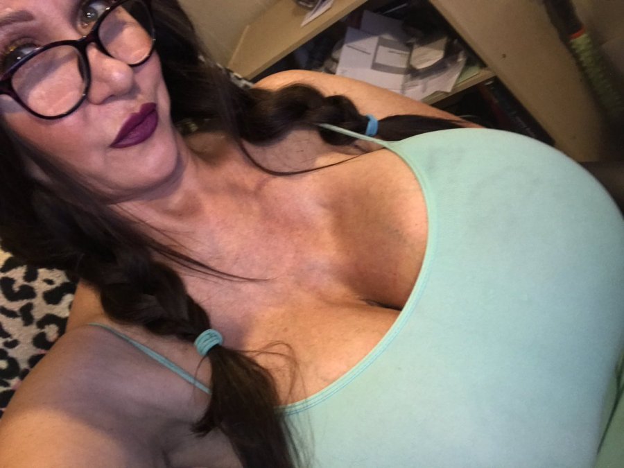 Sydney aka mistress Alexis aka Casey James