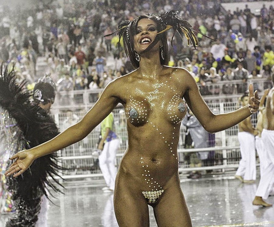 Andrea Martins carnival in Rio