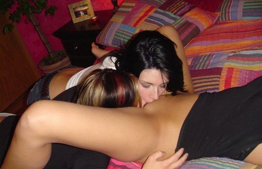Amateur lesbian girls
