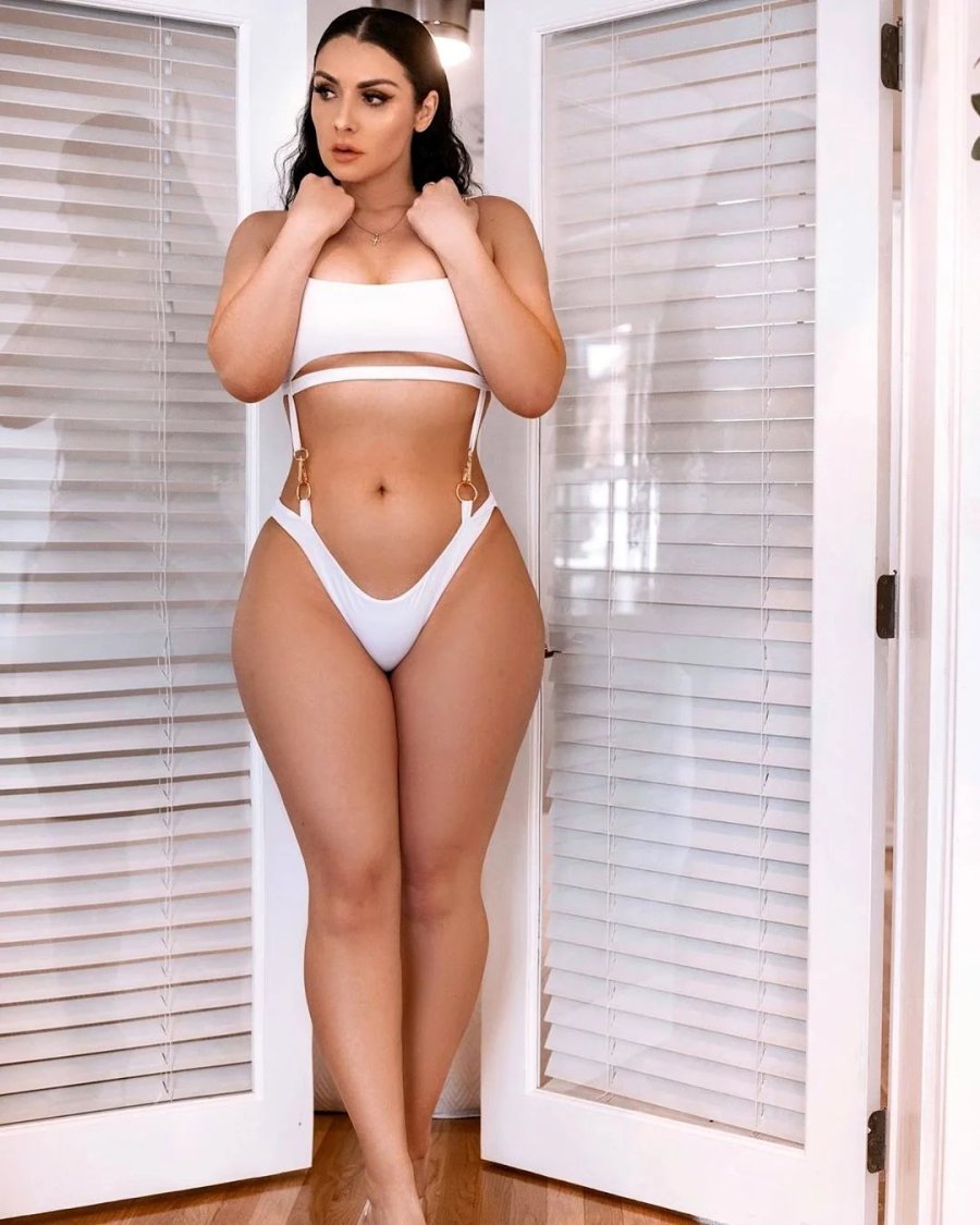 Plus size Victoria Cassel