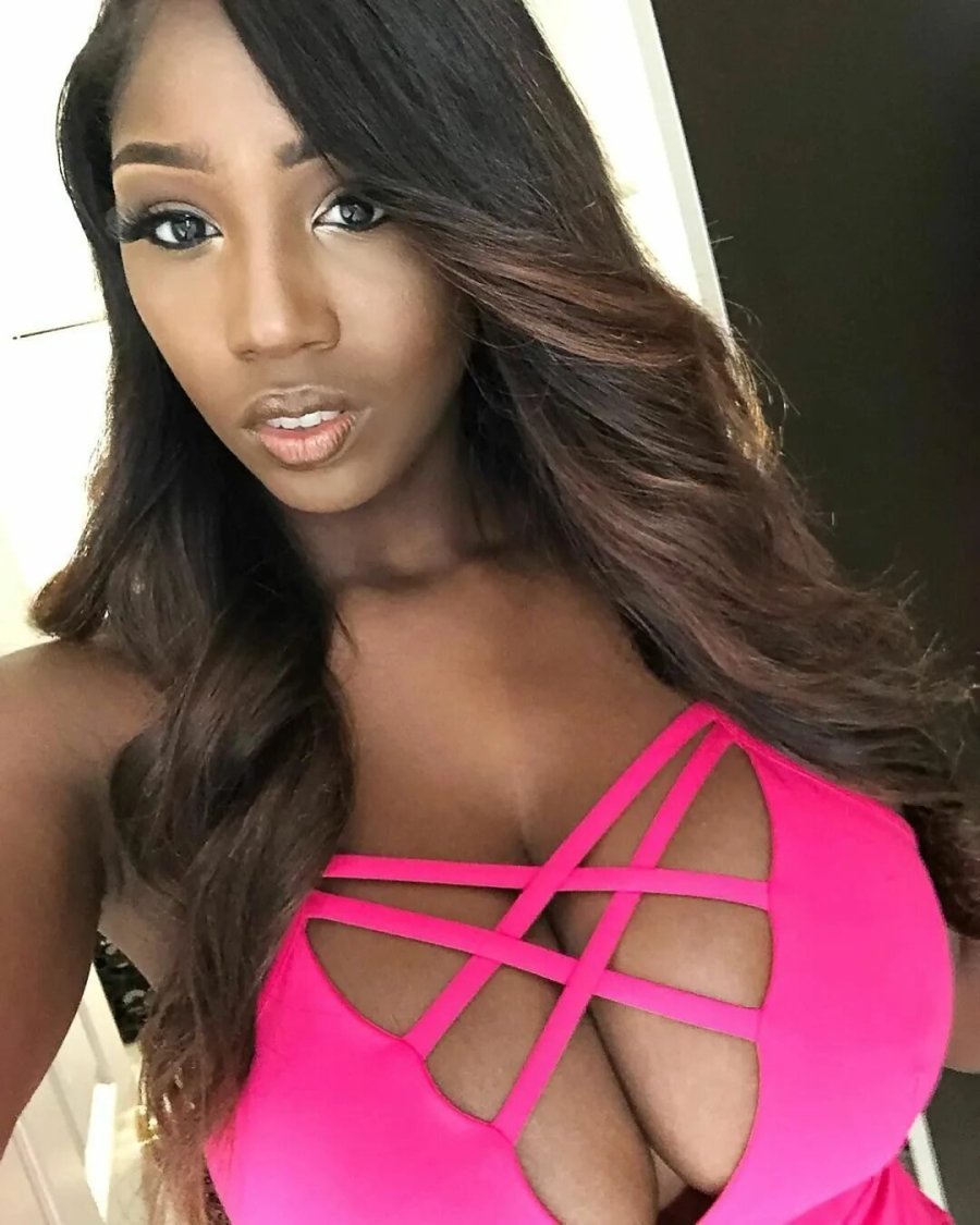 Ellie Mae ebony