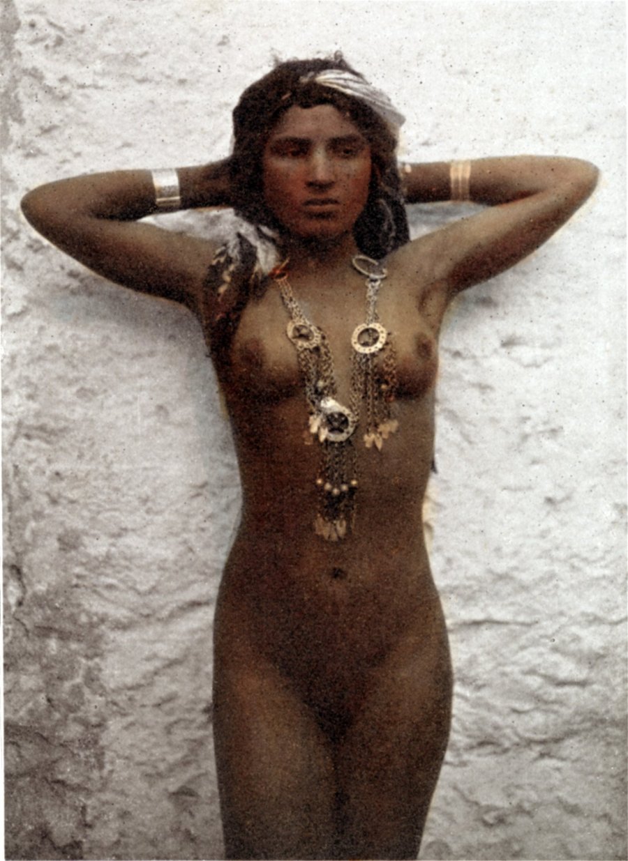 Naked breasts in girls Lehnert et Landrock