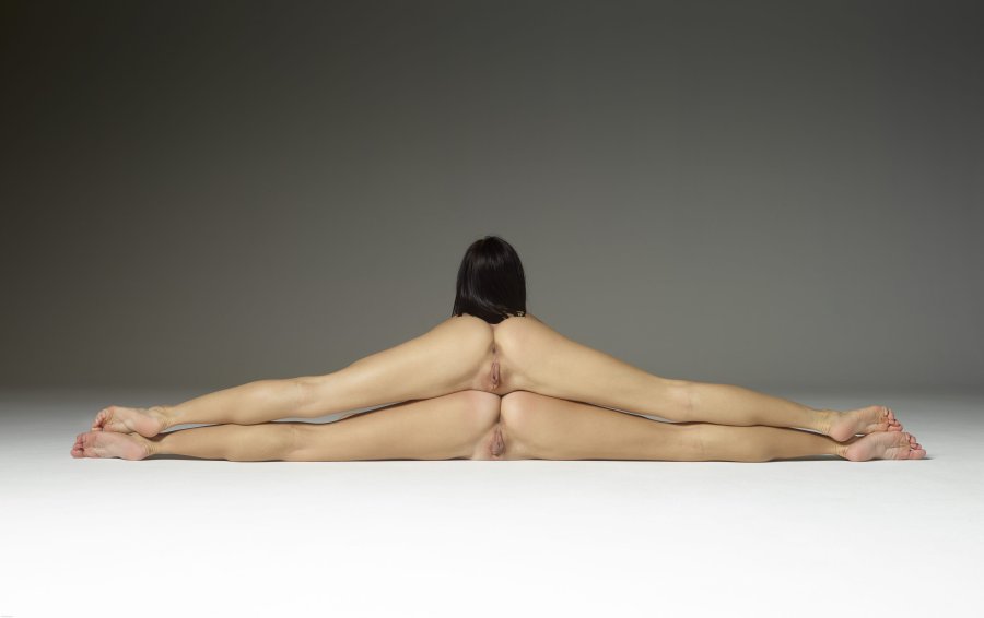 Julietta and Magdalena Hegre