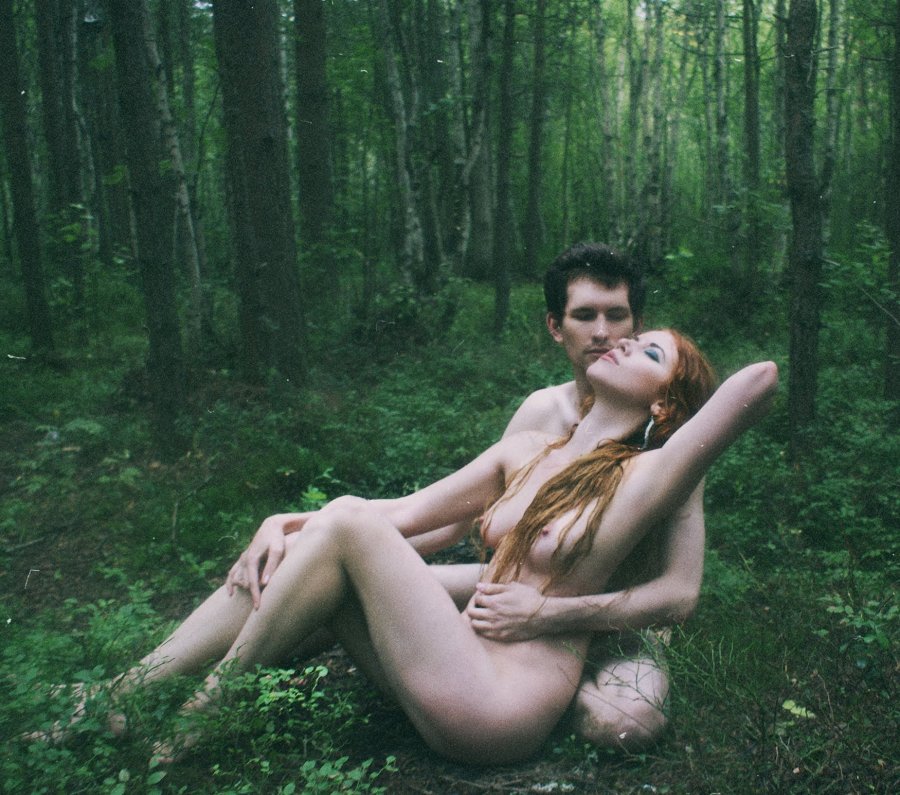 Erotic photoset in the forest