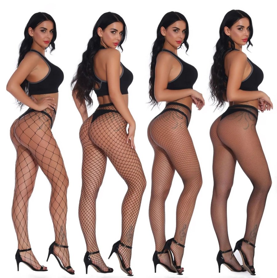 Buttty girls in fishnet tights