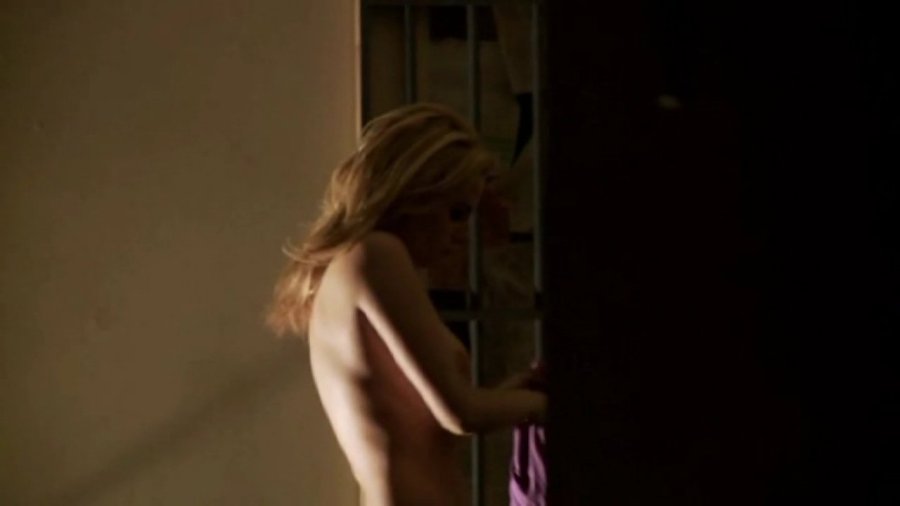 Julianne Moore naked photo