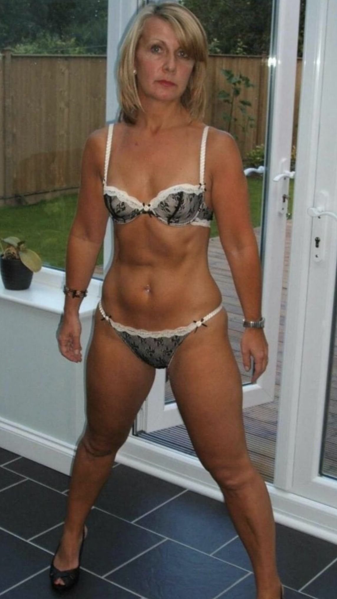 mature housewives in thongs