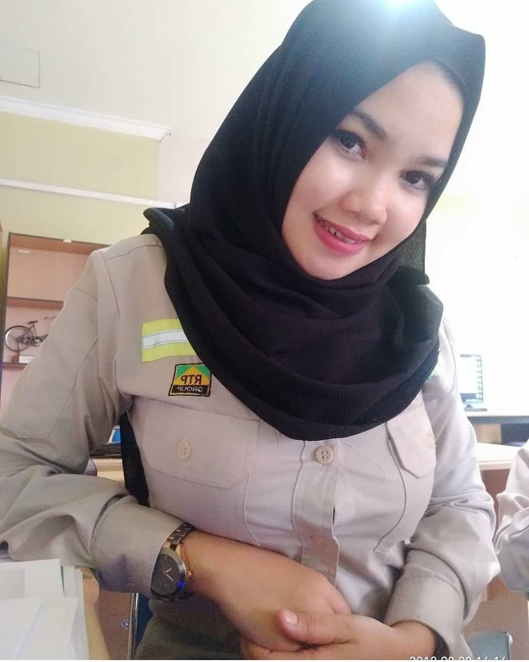 Jilbab viral software. Jilbab sma toket. Jilboobs PAP TT Аматеур. Toket Jilbab. Hot Hijab sma telanjang.