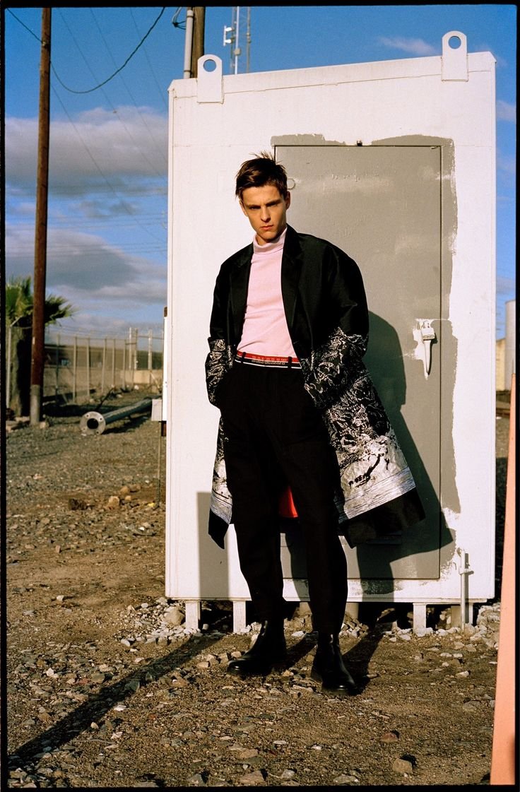 Guzman Nunier without T -shirt