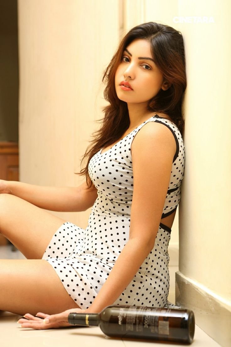 Humaima Malik hot photo