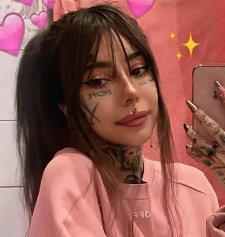 Surfyst Anastasia Ashley