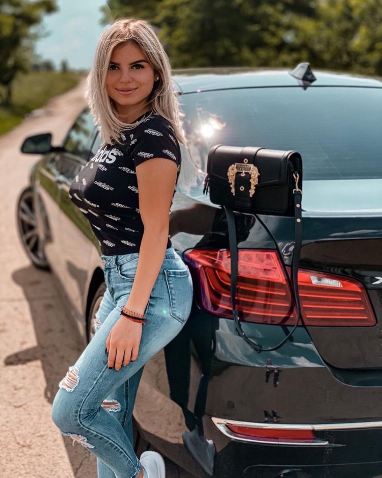 Valentina Maria Model