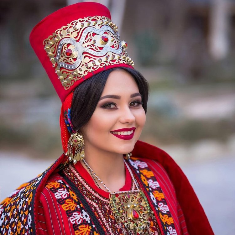Koynek Turkmen Fashion