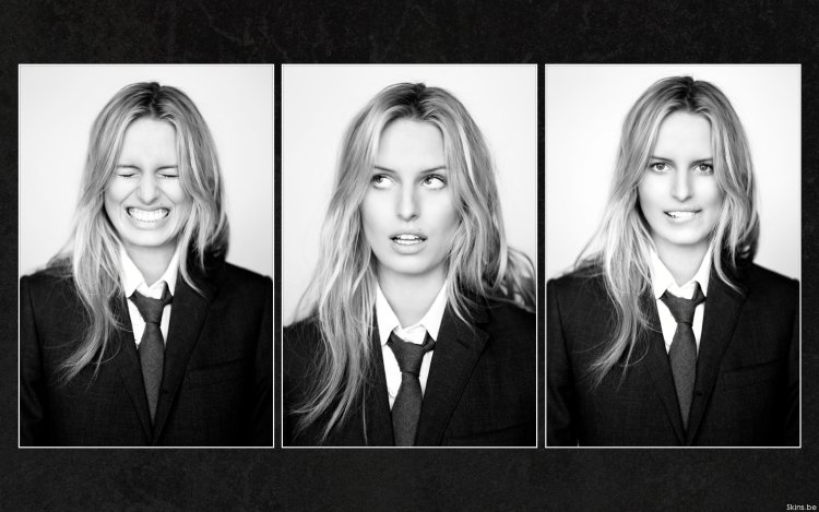 Victoria's Secret Karolina Kurkova barefoot