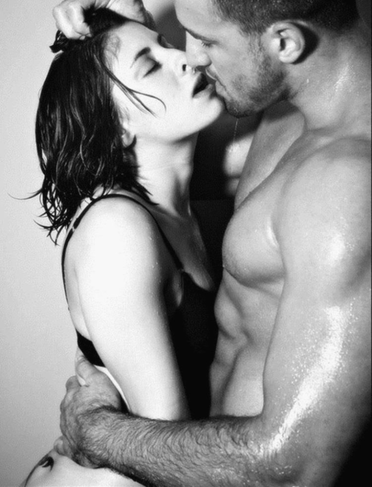 Kiss in the shoulder