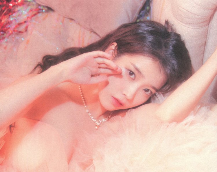 IU Lee Ji Eun in a swimsuit