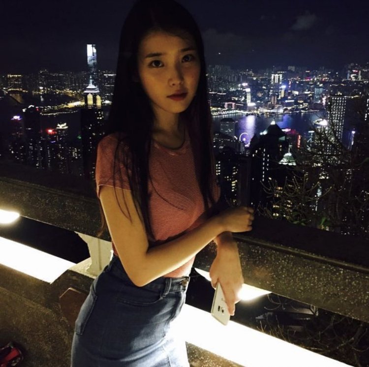 IU Korean singer in a swimsuit