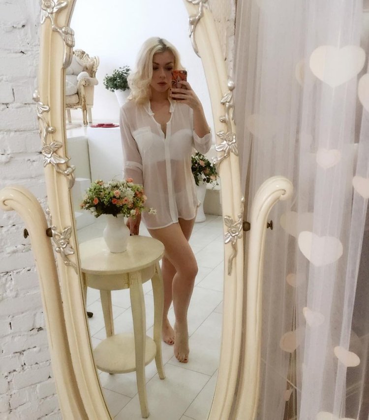 Irina Antonenko legs