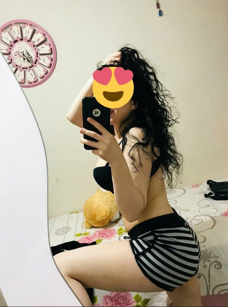 Sakhin's power in bikini