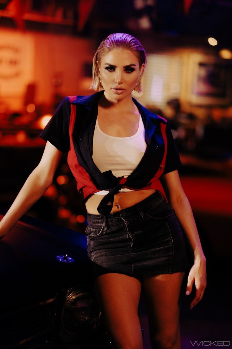 Raven 1994 Sofia Shinas