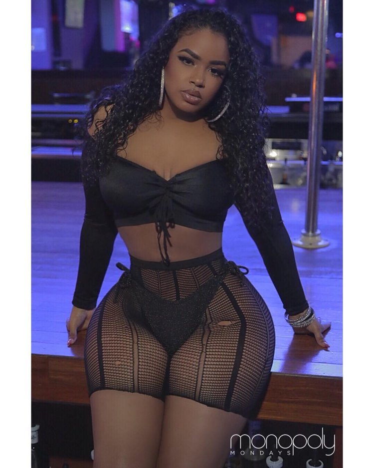 Caliente Culona model