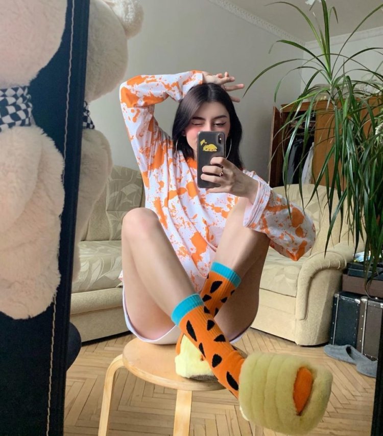 Dora Madison in bed scenes