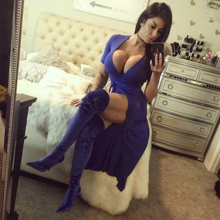 Demi Moore at the Rihanna show