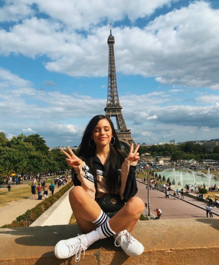 Jenna Marie Ortega hot photos