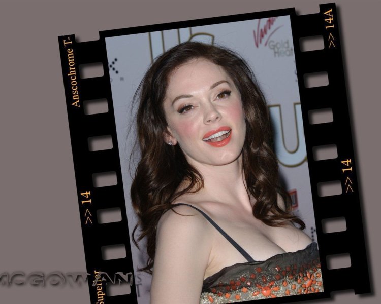 Rose McGowan Naked Plum