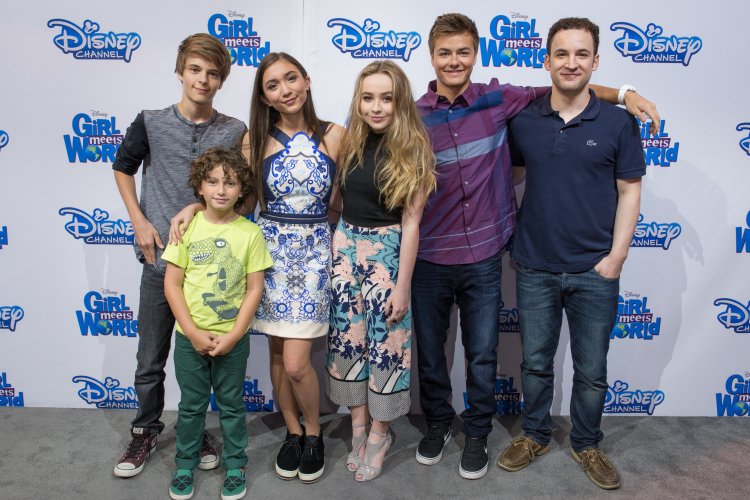 Corey Vogelmanis and his girlfriend 2020