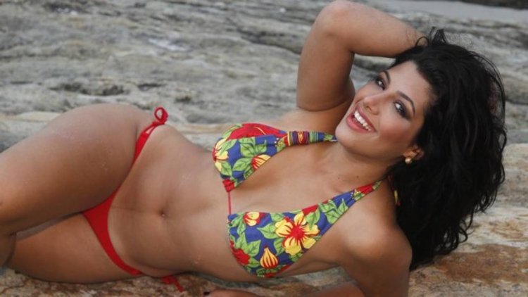 Laura es laureencjaa hot