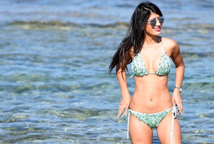 Jasmine of the buttock