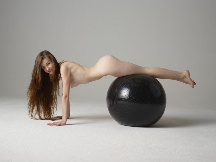 Emily Ratazhkovsky nude