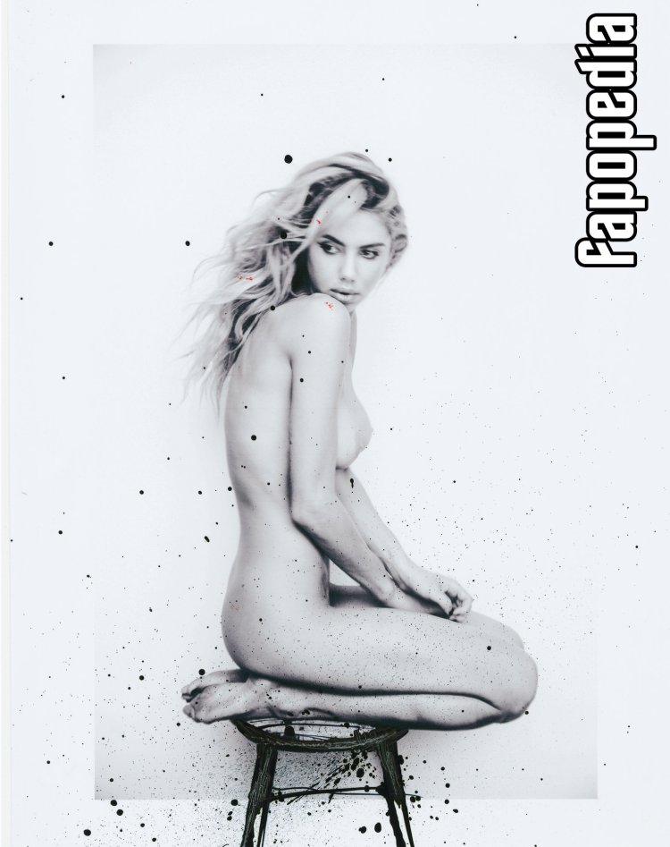 Photographer Zayira Ray Nude