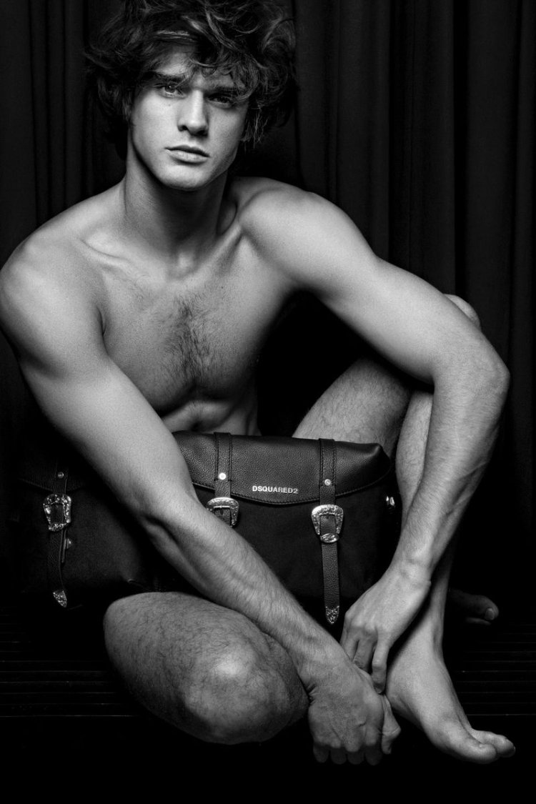 Naked Aaron O’Cannell