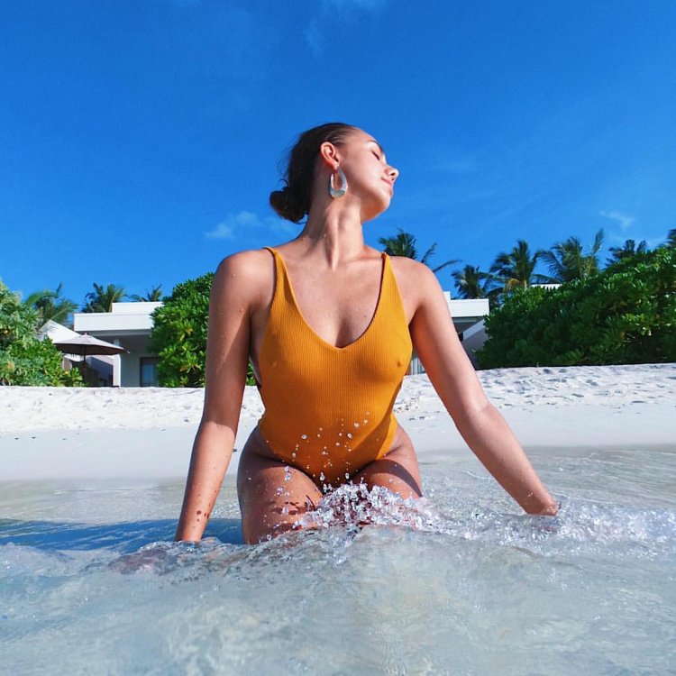 Margarita Mamun photo shoot