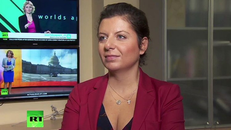 Simonyan in a bikini