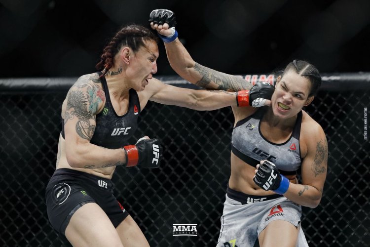 Amanda Nunez in a swimsuit