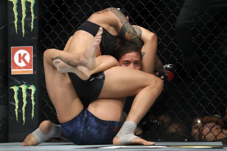 Alexis Davis Amanda Nunez