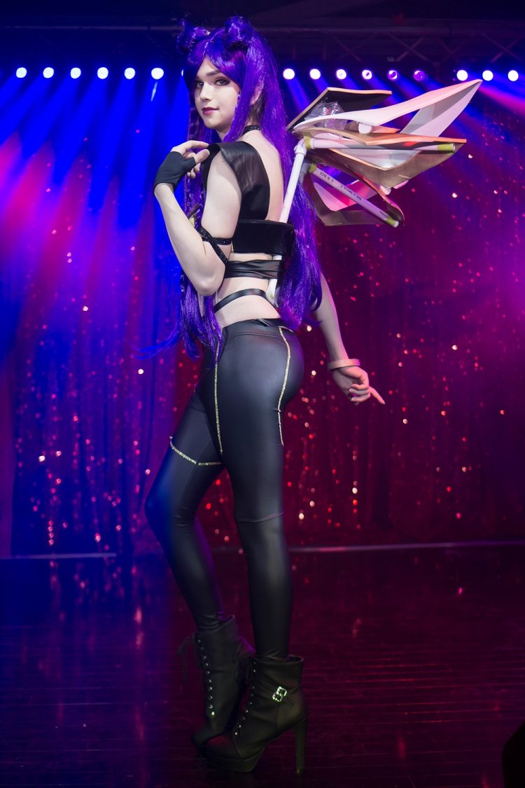 KDA Kaisa cosplay