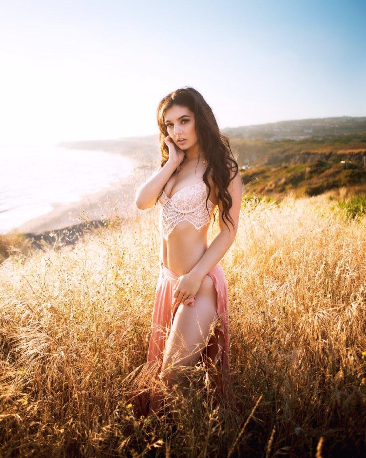 Natalie Roser in the film Monica Hansen Mikhail Wind