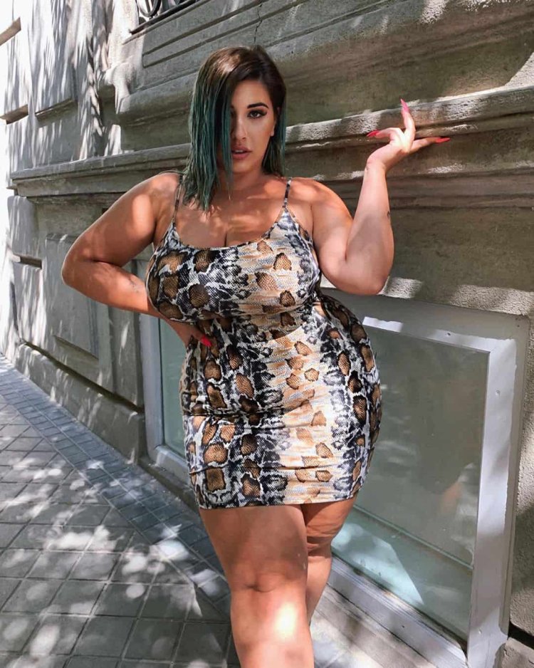 Natalia Lozano Plus-Size model