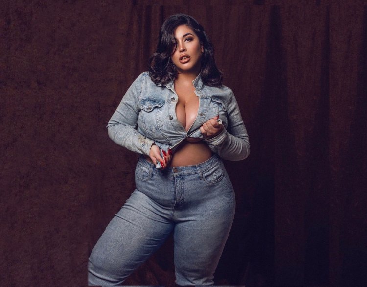 Natalia Lausano Plus Saiz Pussy