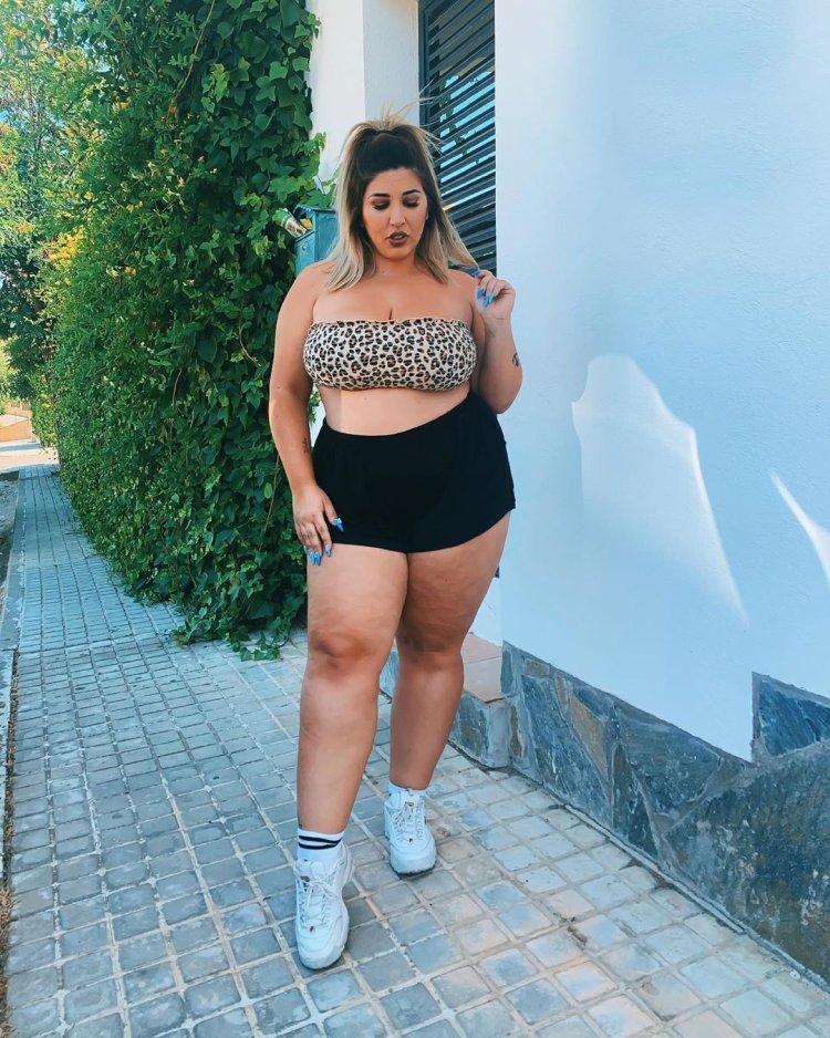 Natalia Lausano Plus Saiz