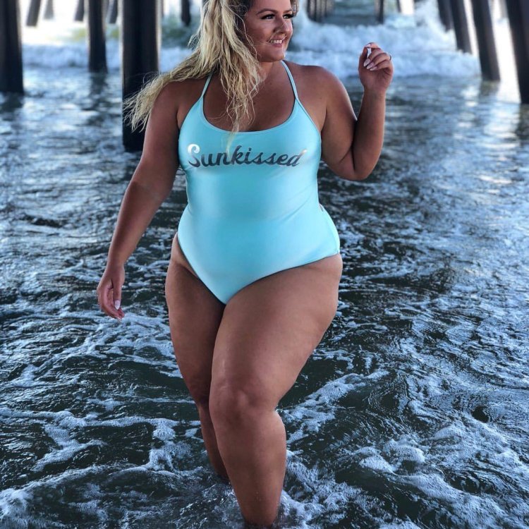 Natalia Lausano in jeans