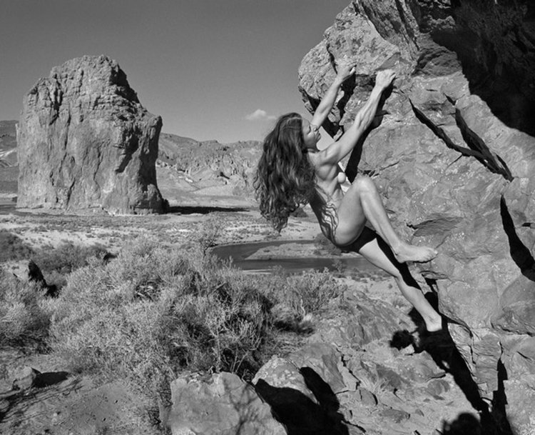Naked women climbers